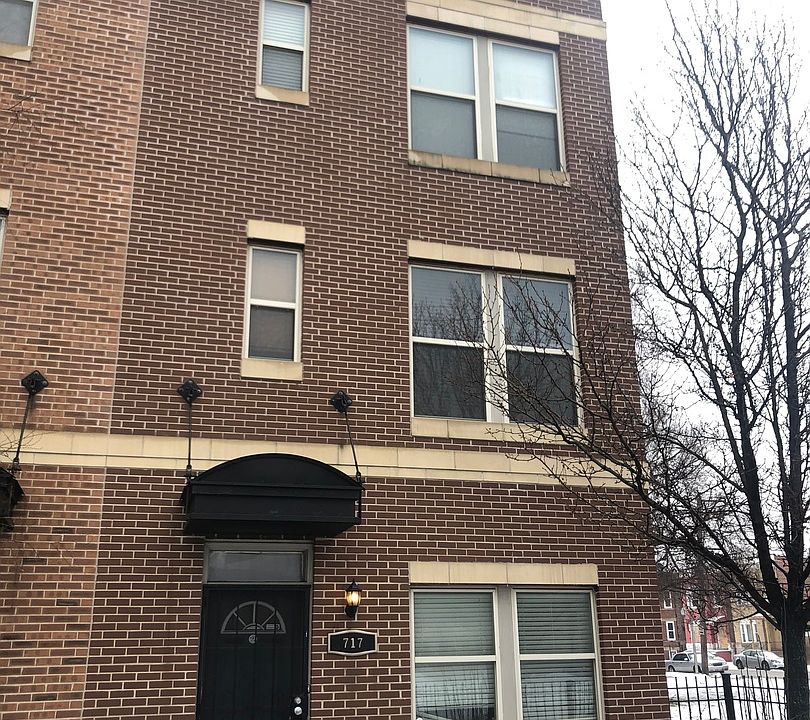 1st image of 717 S Kedzie Ave #28