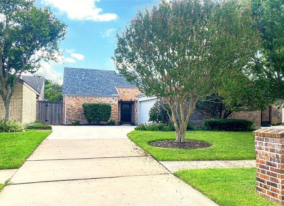 1st image of 2202 Ashford Hollow Ln