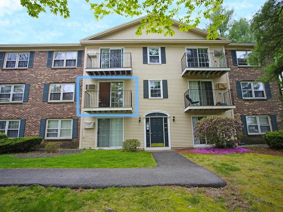 3 Autumn Leaf Dr #17