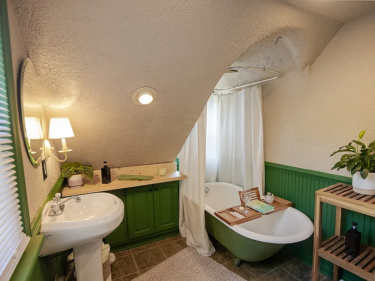 8307 Rolando Dr — Photo 23