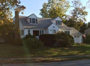 2 Copper Beech Ln, Nahant, MA 01908