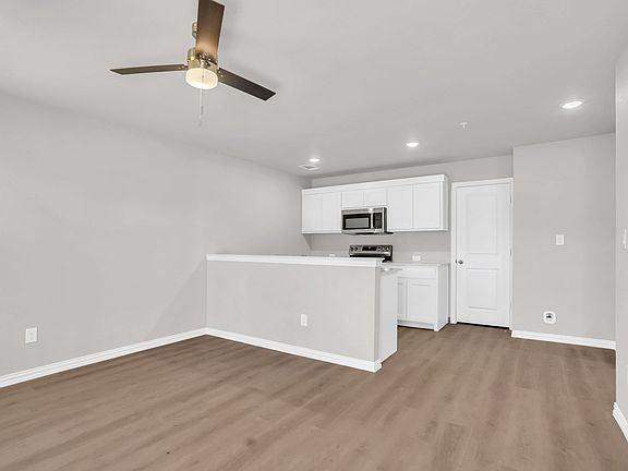 4th image of 3001 Grey Wolf Cir #121