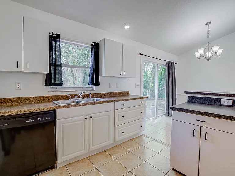 942 Whisler Ct — Photo 12