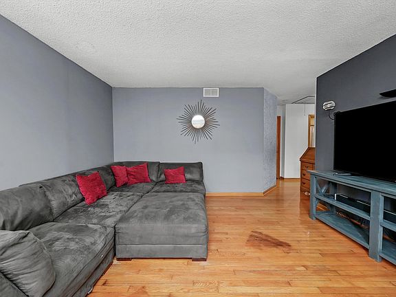 5th image of 8827 Mobile Ave