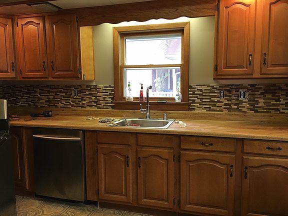 Kitchen. Stove , refrigerator and dishwasher included.