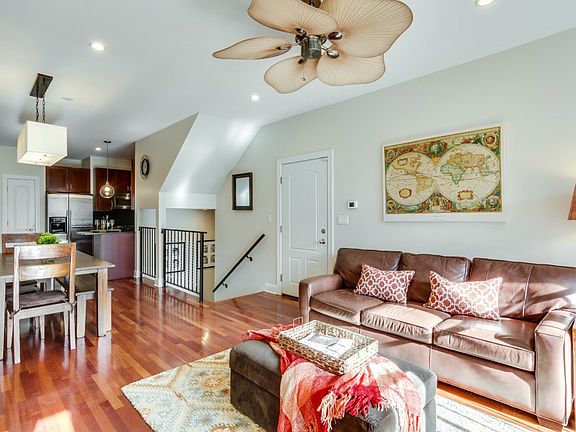 3rd image of 1922 W Armitage Ave #1
