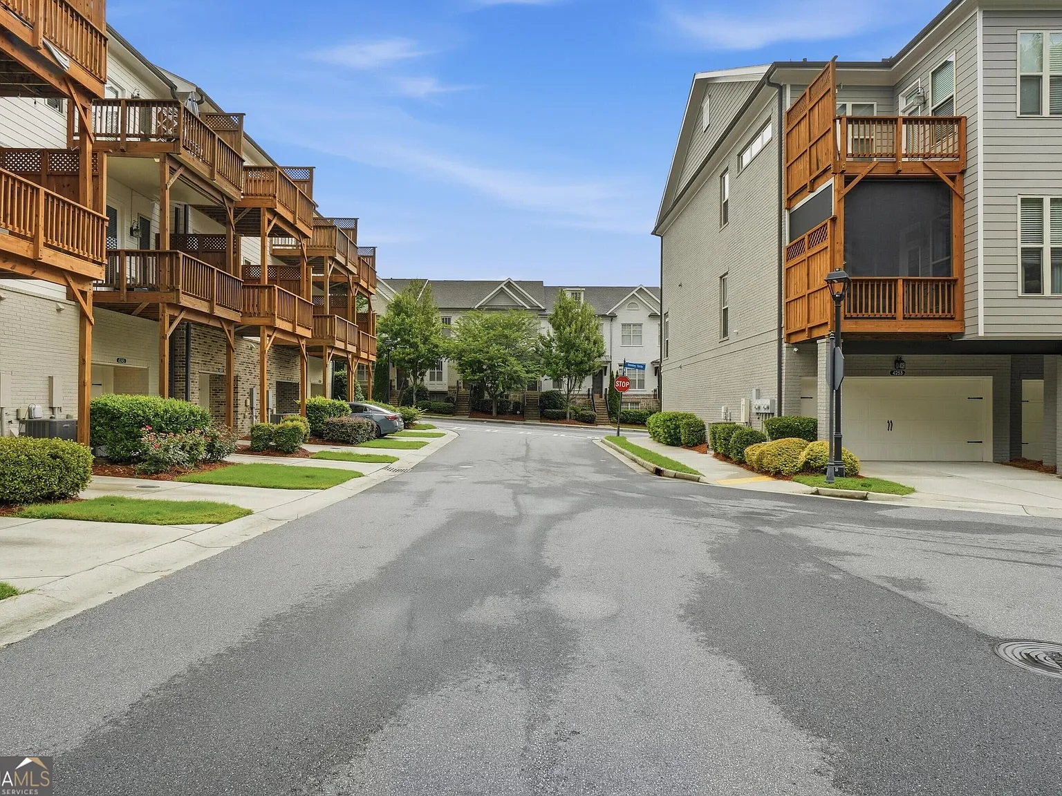 2 bed, 4.0 bath, 1801 sqft, $3,850 — Photo 3