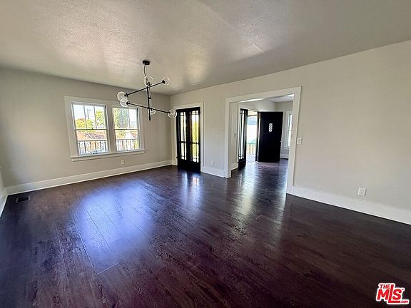 5th image of 854 Serrano Pl