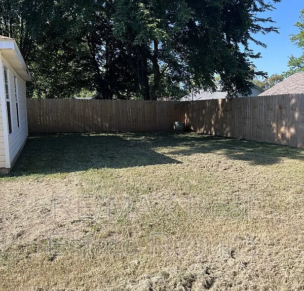 1607 N Timberline Dr — Photo 12