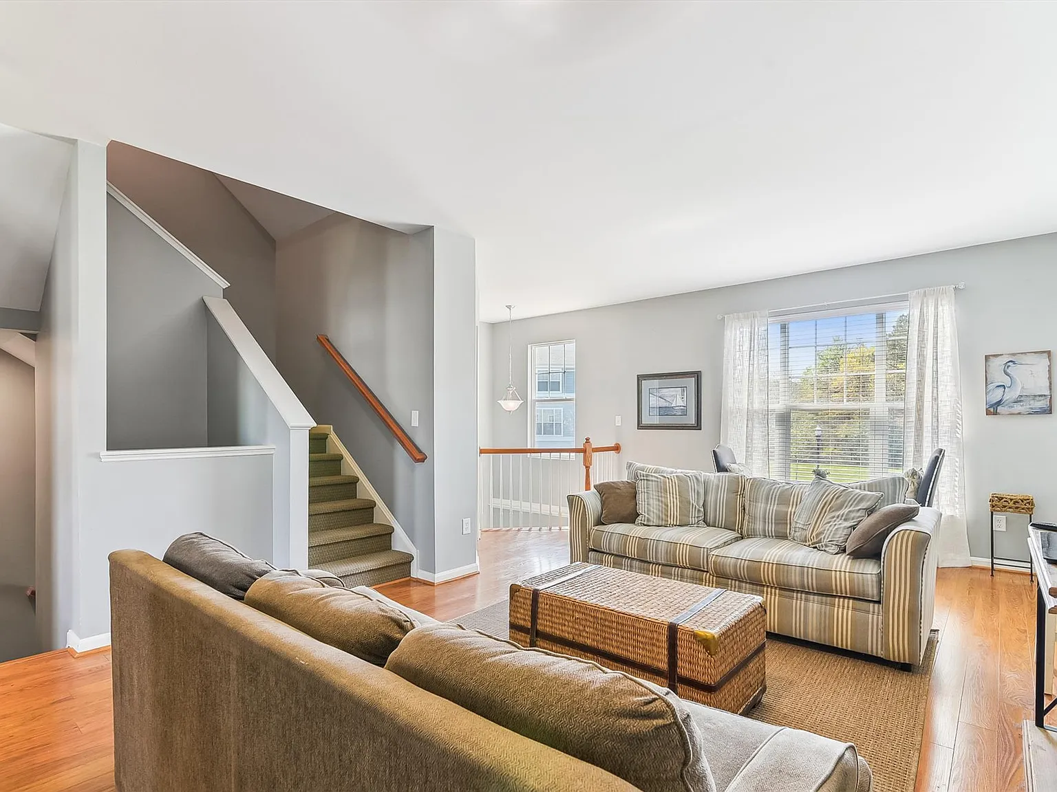 4 bed, 2600 sqft, $2,800 — Photo 3