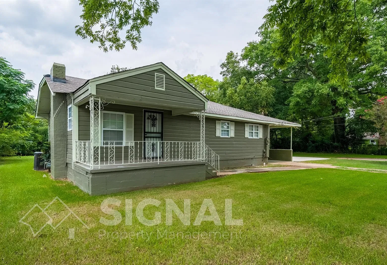 3 bed, 1.5 bath, 1176 sqft, $1,100 — Photo 2
