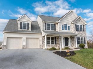 668 Golden Eagle Way, Lancaster, PA 17601