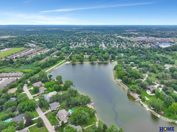 8040 Northshore Dr, Lincoln, NE 68516