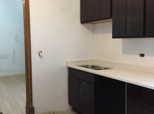 1132 W Dickens Ave, Chicago, IL 60614