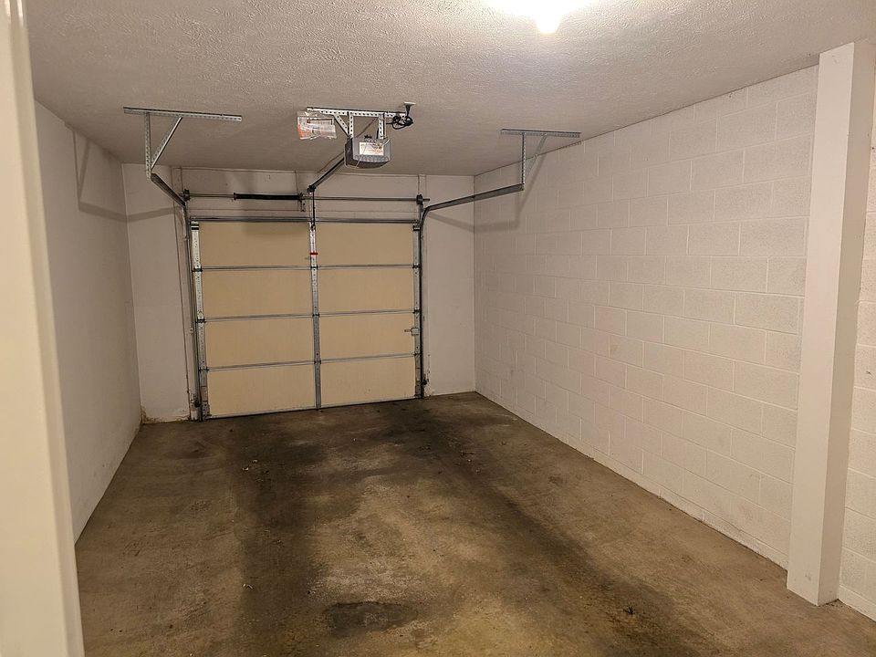 1st image of 208 Amblewood Way