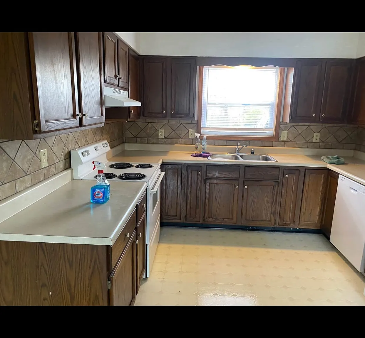 915 Stapp Dr — Photo 2