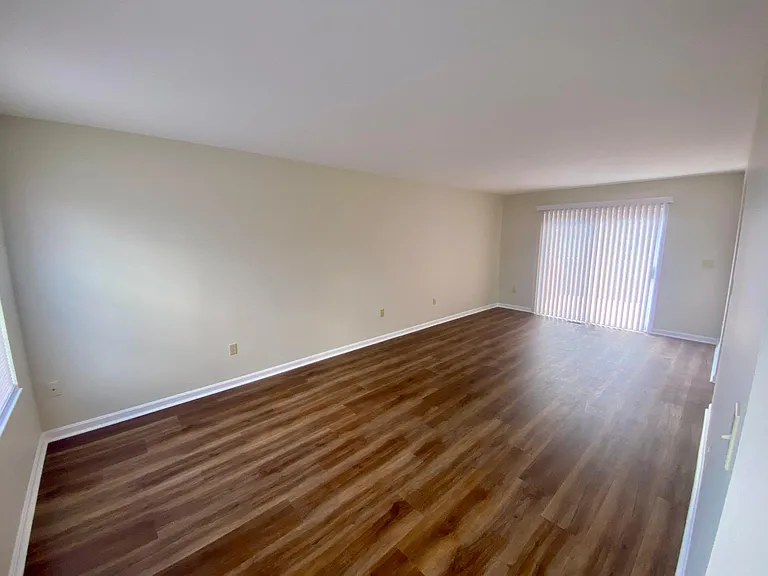 1694 Jeffrey Ln — Photo 5