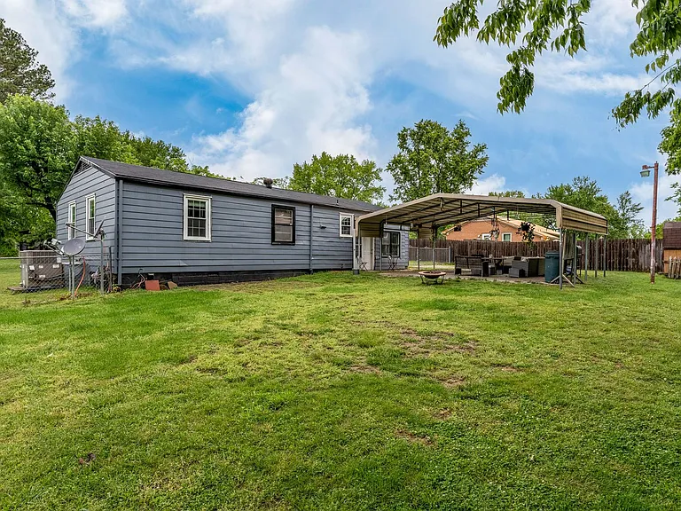 206 River Heights Dr — Photo 16