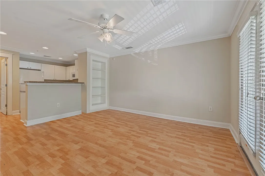 3 bed, 1294 sqft, $1,500 — Photo 4