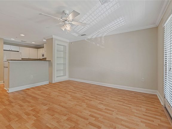 4th image of 1725 Harvey Mitchell Pkwy S APT 1530