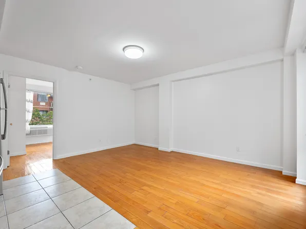 139-30 34th Avenue image 9 of 20