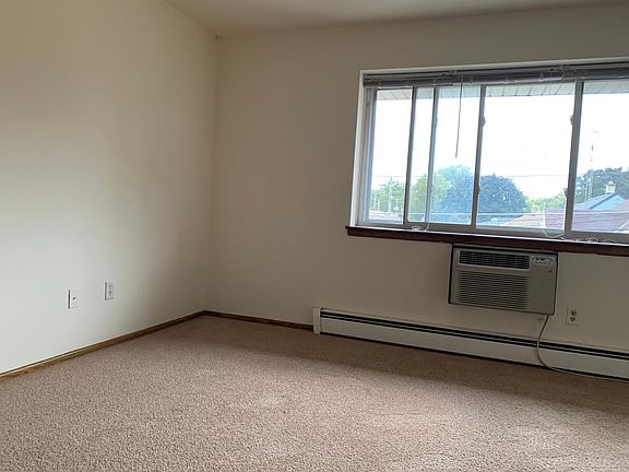 3rd image of 10710 W Lincoln Ave