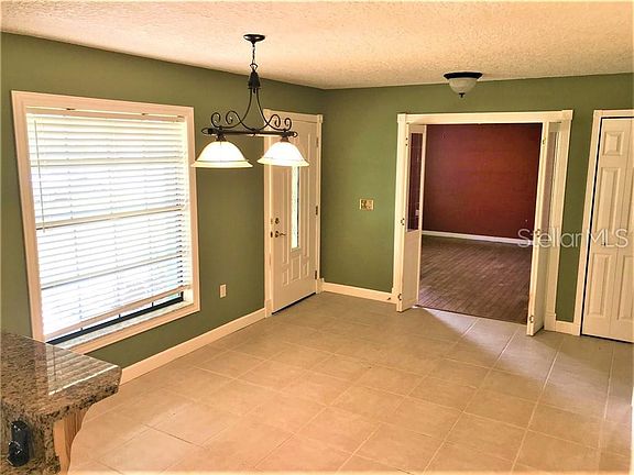 5th image of 122 E Cumberland Cir