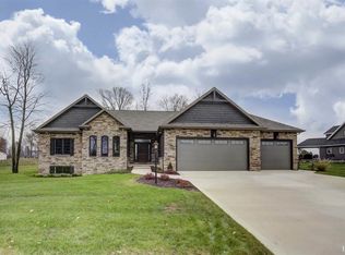 5550 NE Deer Hollow Rd, Auburn, IN 46706