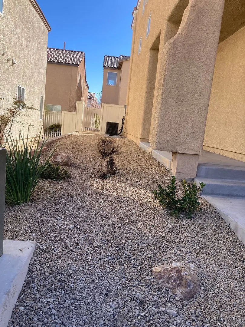4 bedroom 2.5 Bath 2 car garage near Sky Canyon — Photo 4