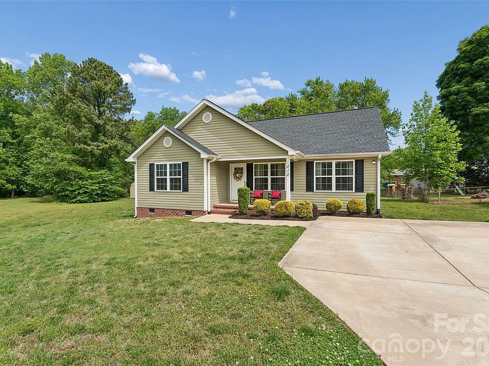 1st image of 414 Cove Ln