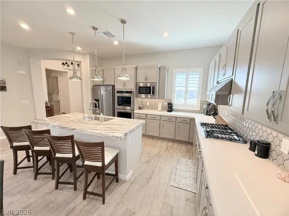 9958 Regency Square Ave, Spring Valley, NV 89148