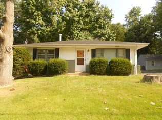 241 Reasor Dr, Saint Louis, MO 63135