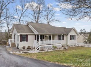 80 Pottery Terrace Trl, Flat Rock, NC 28731