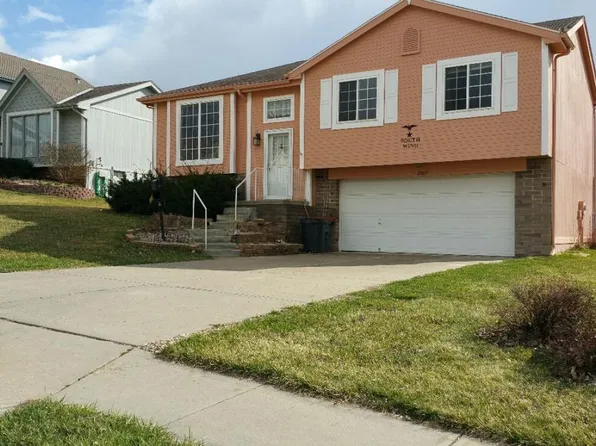 2007 Yorktown St, Bellevue, NE 68123