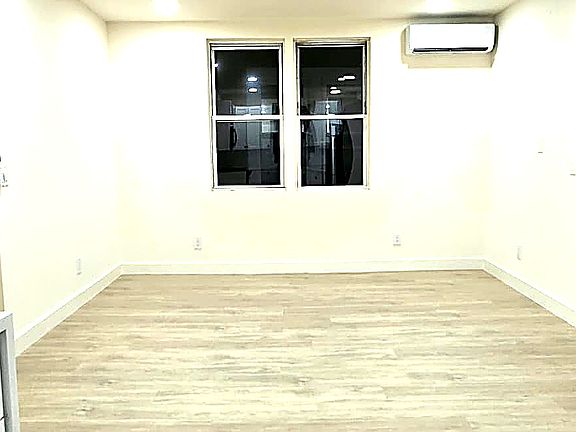 3rd image of 336A Danforth Ave #4