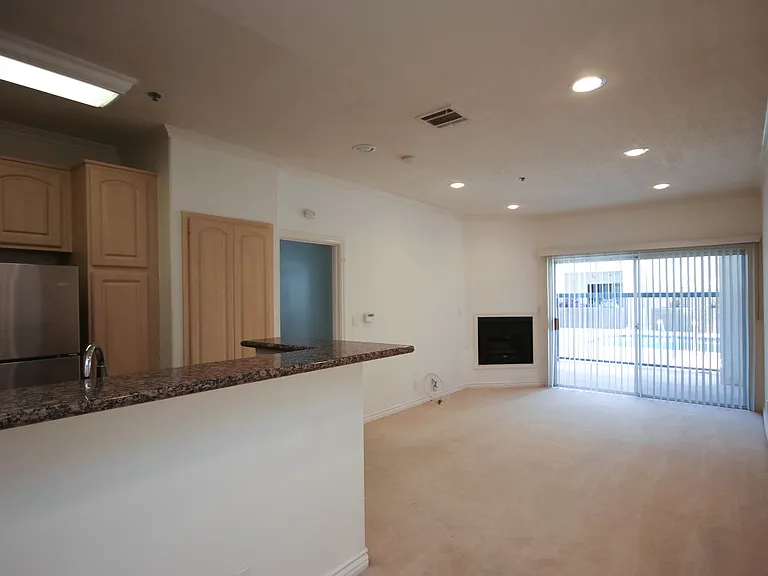 300 N El Molino Ave #126 — Photo 3