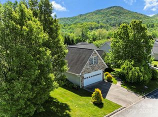 93 Farm Valley Rd, Fletcher, NC 28732