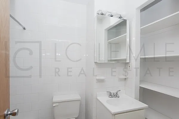 Rented by LC Lemle Real Estate Group | media 22