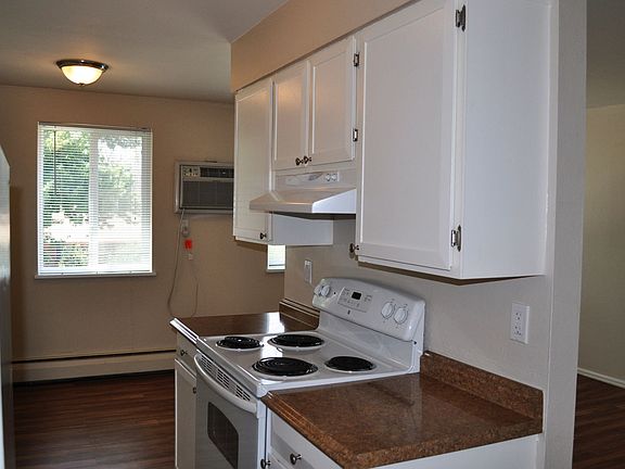 2nd image of 5562 Newland Way APT 1