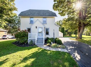 1142 Bay Rd, Webster, NY 14580