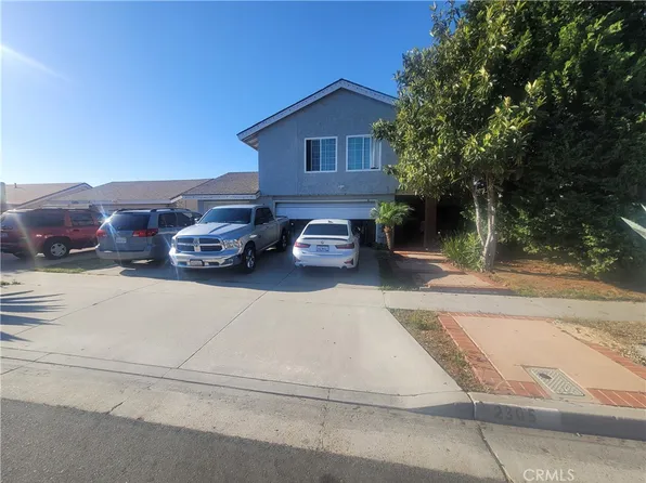 2305 W Hemlock Way, Santa Ana, CA 92704