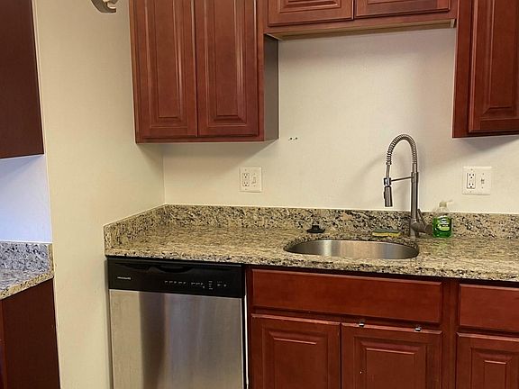 2nd image of 929 Capitol Heights Blvd