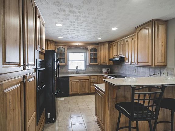 3rd image of 6878 Cedar Brook Pl