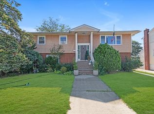 62 4th Ave, East Rockaway, NY 11518