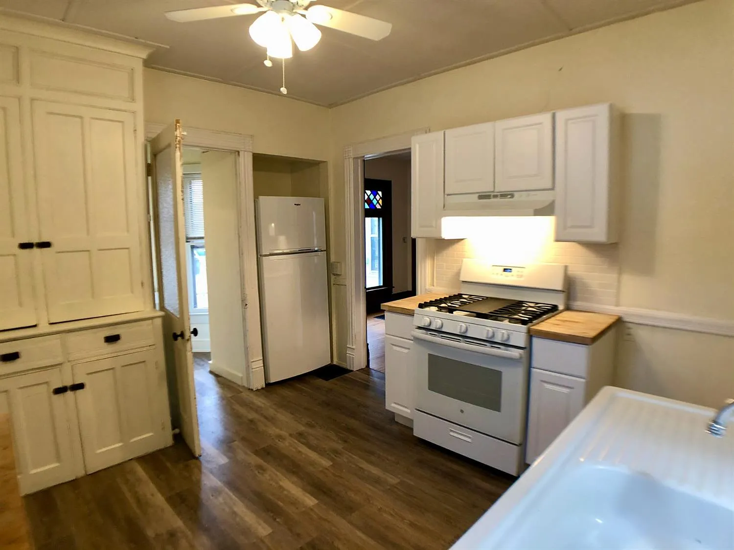 3 bed, 2.0 bath, 1521 sqft, $1,700 — Photo 4