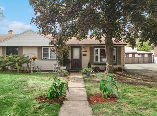 8772 S Kolmar Ave, Hometown, IL 60456