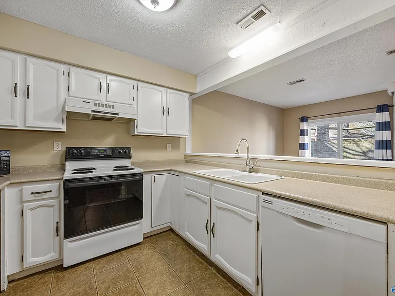 1320 Julia St NW — Photo 26