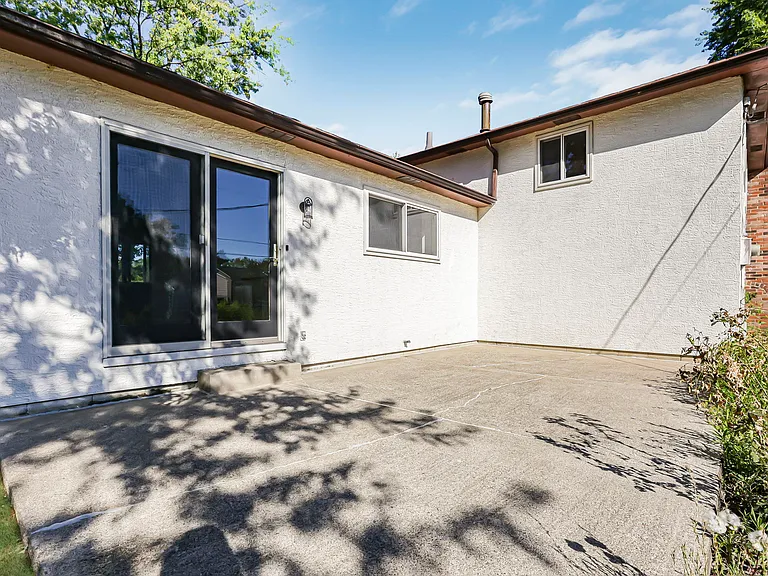 552 Allview Ct — Photo 40