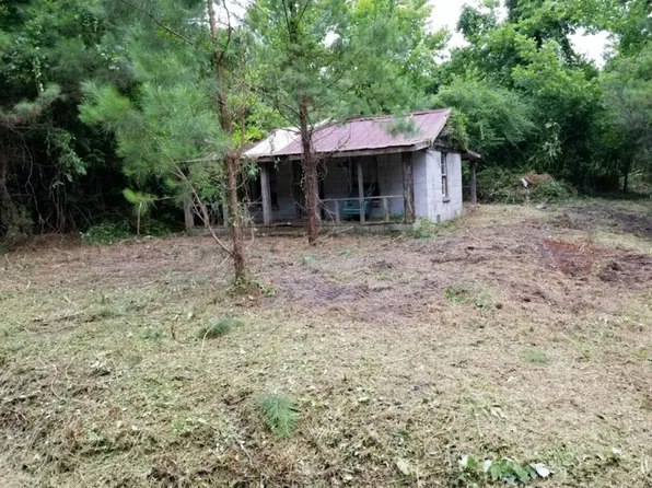 2332 Sycamore Springs Rd, Maple Hill, NC 28454
