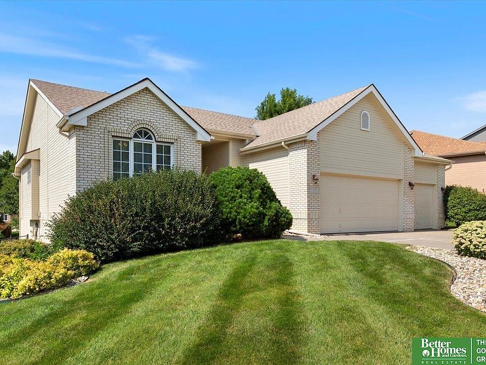 1st image of 17320 Windsor Dr